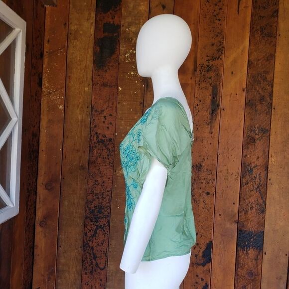 Express Design Studio Green Silk Blouse with Stone - Picture 4 of 11